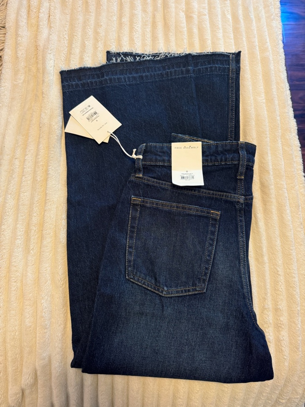 Cropped Wide Leg Raw Hem High Rise Denim Jeans - Free Assembly